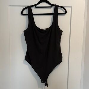 Good American Black Scoop Neck Bodysuit